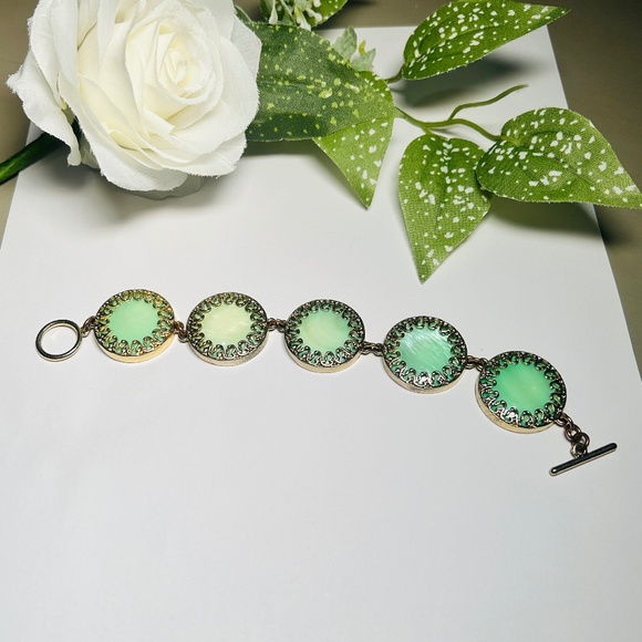 Vintage Abalone Sea Green Round Scrolled Gold Plated Toggle Bracelet - Picture 5 of 15